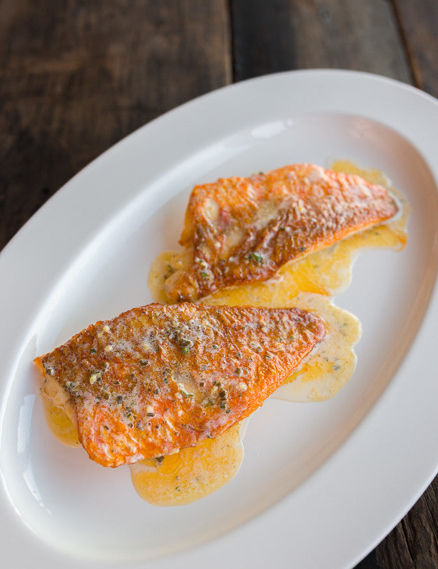 Grilled Red Mullet fillets with thyme, lemon and garlic