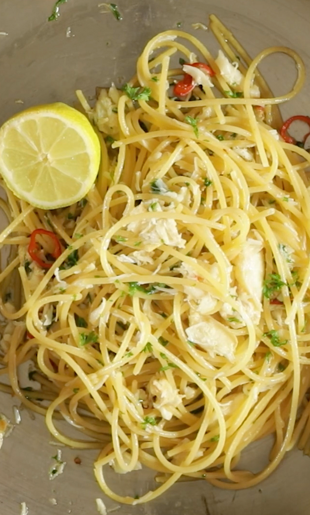 Spaghetti with South Devon Crab, Chilli and Parsley – Rockfish