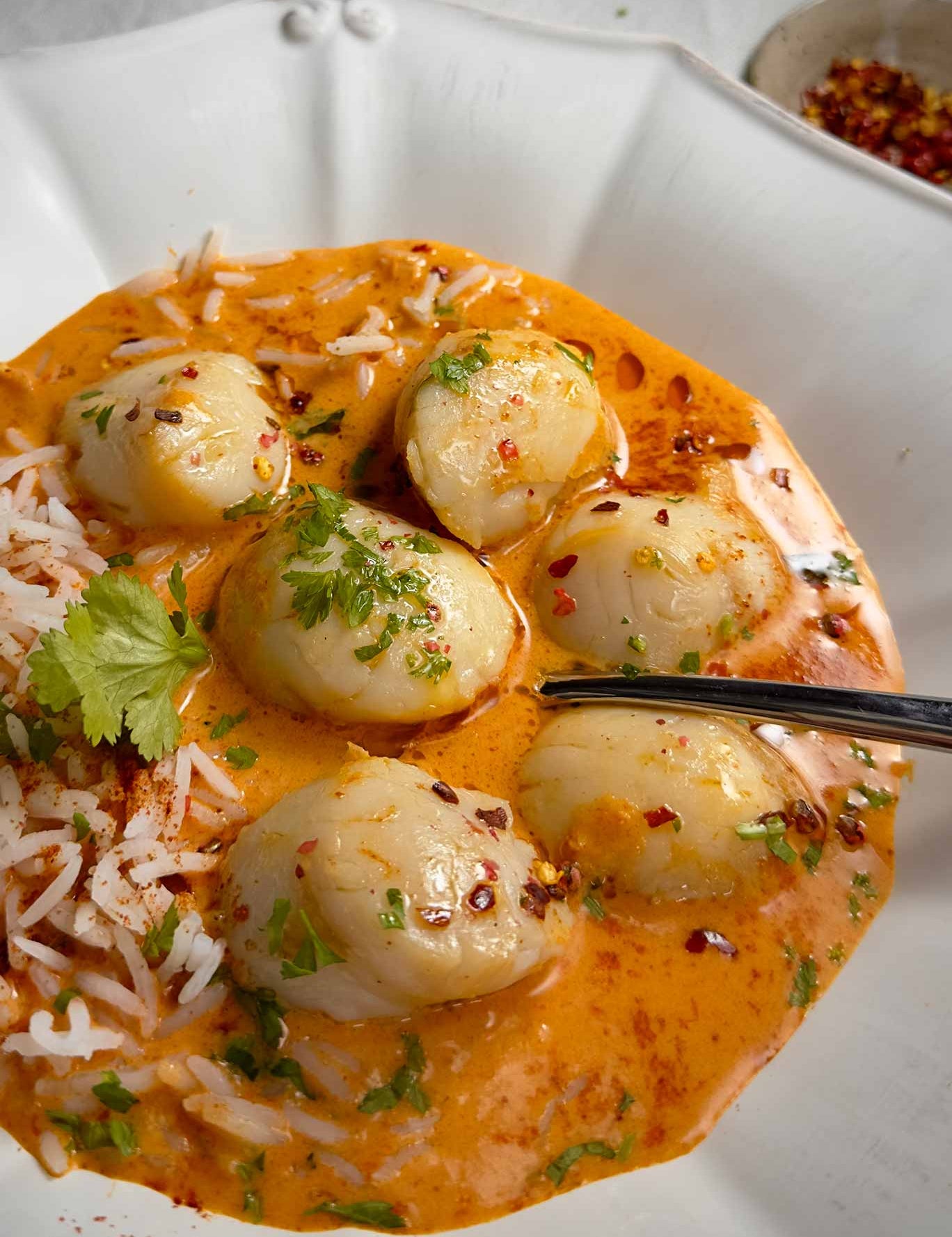 Pan Fried Scallops in a Roasted Tomato and Coconut Curry!