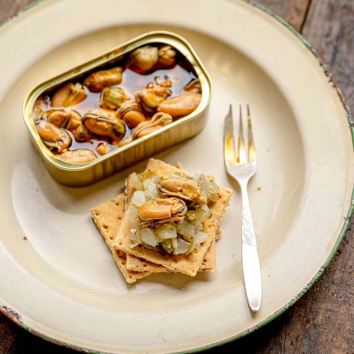 Lyme Bay Tinned Mussels in Garlic Rockfish